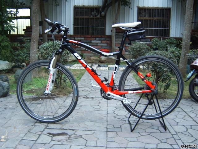請苗栗市的車友幫忙注意一下...尋找愛車...