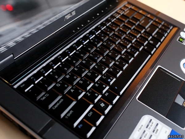 大容量新體驗 - ASUS V1S 勸敗入手