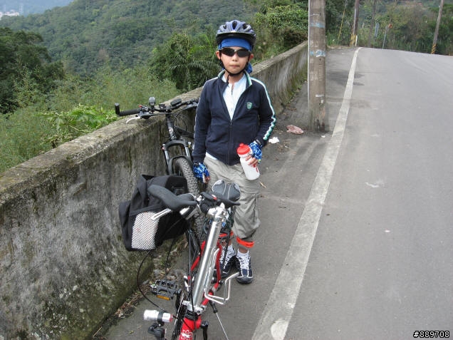 陳小牛初登阿柔洋產業道路