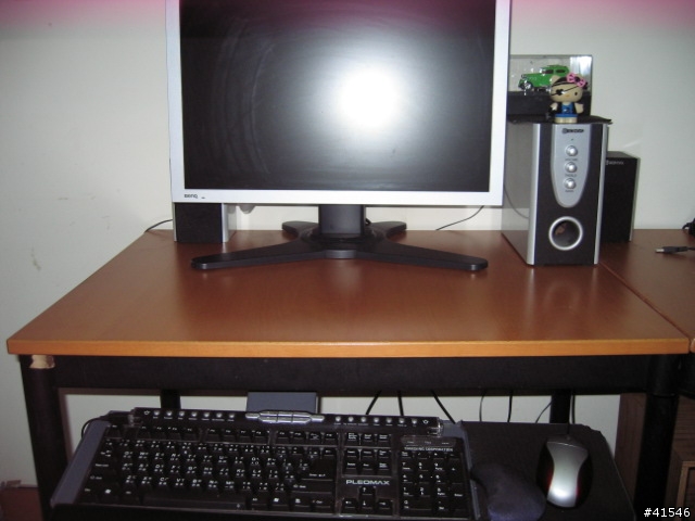 改裝benq 22吋 monitor於viewsonic 可旋轉氣壓腳架