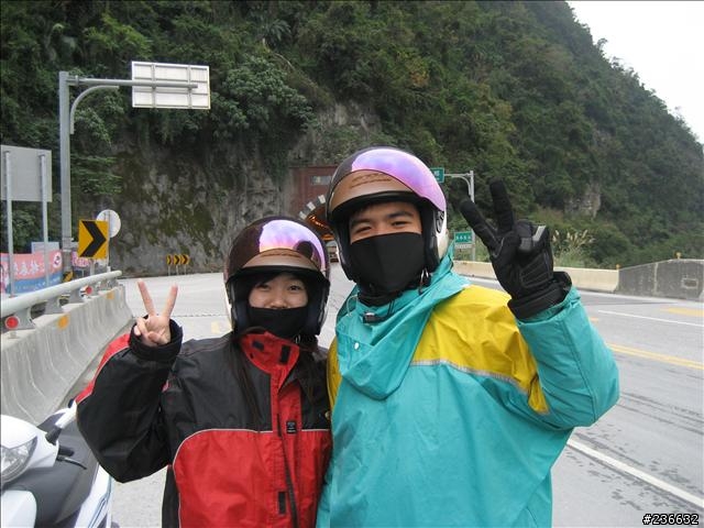 〃11人8台車瘋狂騎機車環島9日遊〃歐都邁兔台玩~!