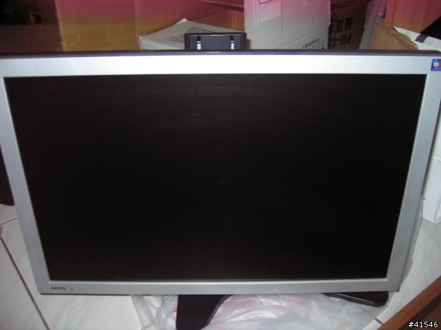 改裝benq 22吋 monitor於viewsonic 可旋轉氣壓腳架