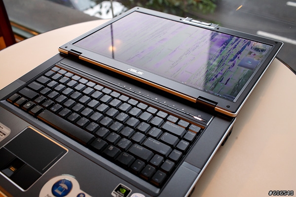 大容量新體驗 - ASUS V1S 勸敗入手