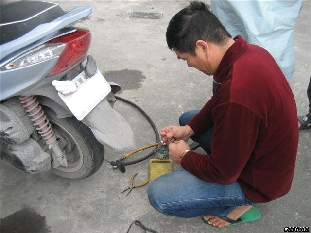 〃11人8台車瘋狂騎機車環島9日遊〃歐都邁兔台玩~!