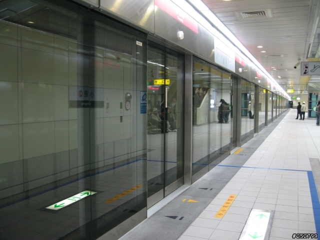 高雄捷運試乘,陪你過年