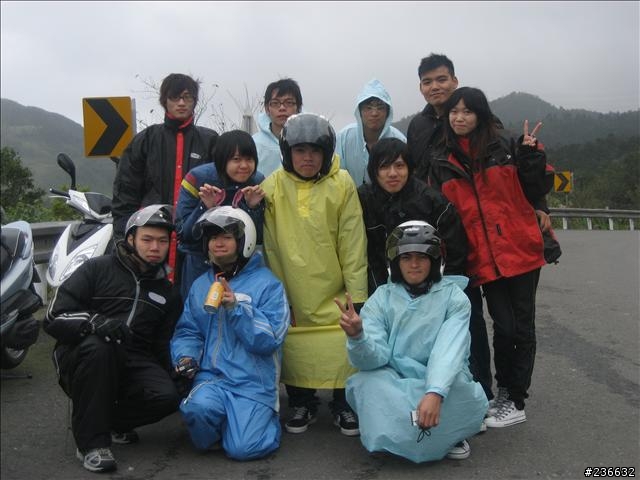 〃11人8台車瘋狂騎機車環島9日遊〃歐都邁兔台玩~!
