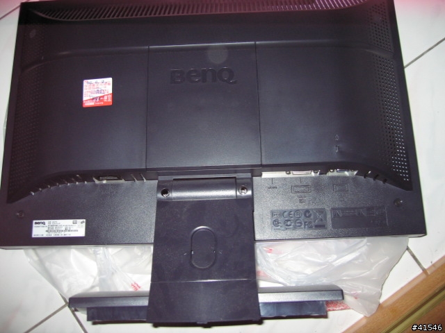 改裝benq 22吋 monitor於viewsonic 可旋轉氣壓腳架
