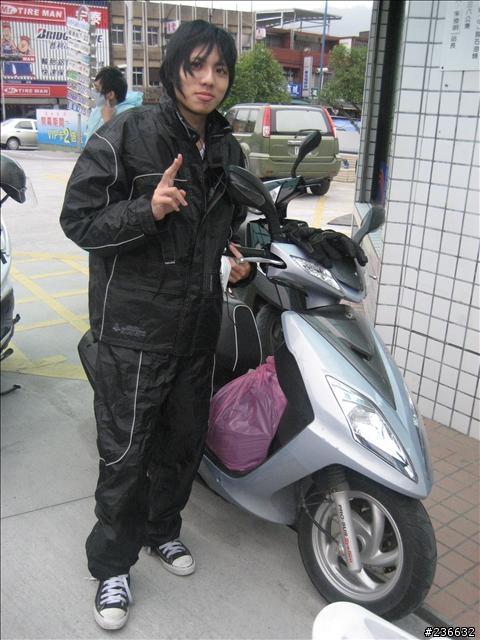 〃11人8台車瘋狂騎機車環島9日遊〃歐都邁兔台玩~!