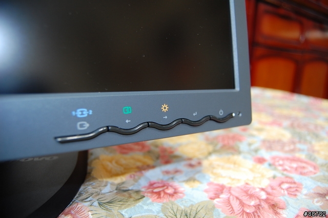 冷門的選擇 Lenovo ThinkVision L220x