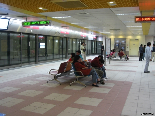 高雄捷運試乘,陪你過年