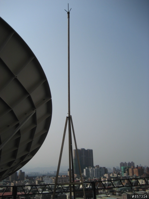 新日本無線電公司出品3.7m衛星天線施工