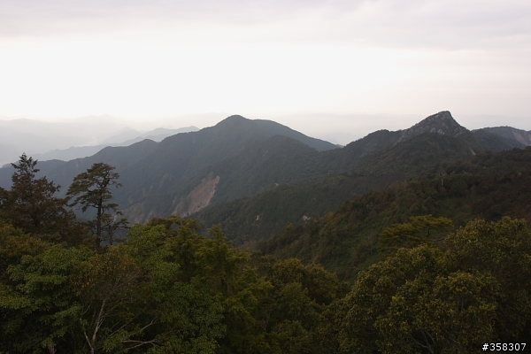 和平:小百岳~稍來山、鳶嘴山、稍來南峰