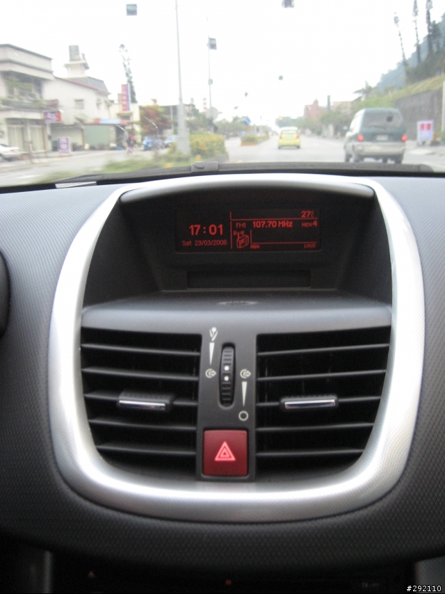 <分享> 我家女王的新玩具 Peugeot 207 sports 汽油版