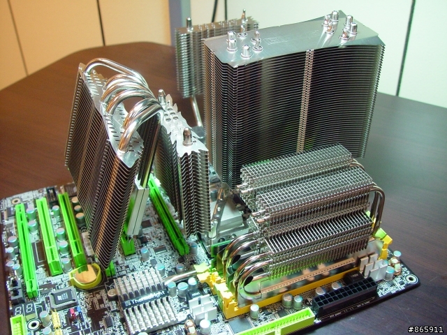DFI UT X48-T2R與利民科技散熱套件發售前寫真~