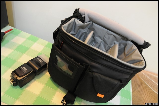 D300的好伴侶~Lowepro Stealth D300 AW入手