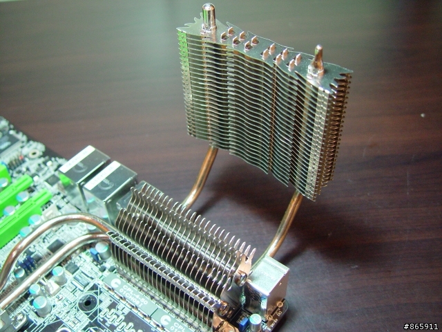 DFI UT X48-T2R與利民科技散熱套件發售前寫真~