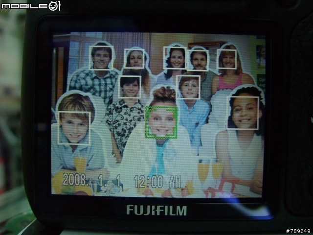 Fuji S8系列再進化~ S8100fd 小推一下吧!