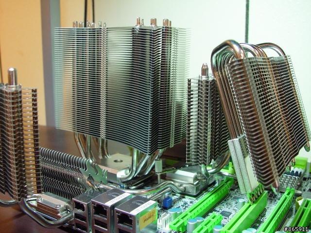 DFI UT X48-T2R與利民科技散熱套件發售前寫真~