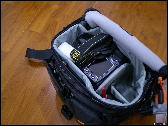 D300的好伴侶~Lowepro Stealth D300 AW入手