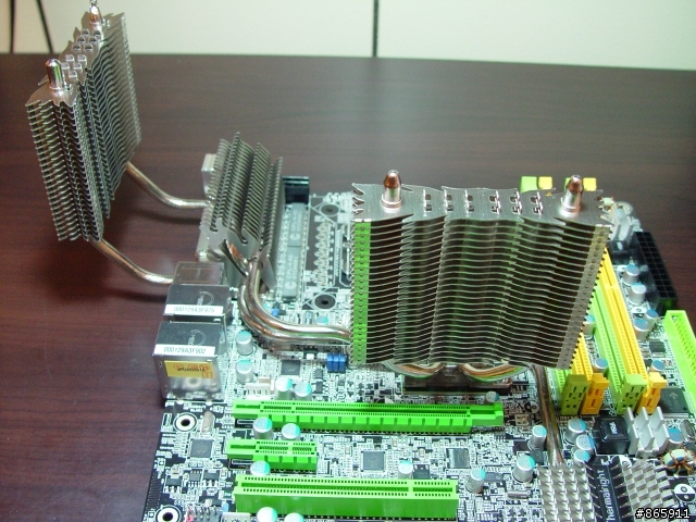 DFI UT X48-T2R與利民科技散熱套件發售前寫真~