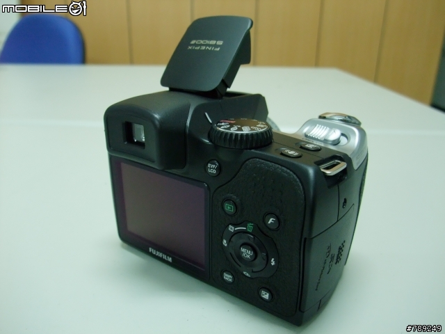 Fuji S8系列再進化~ S8100fd 小推一下吧!