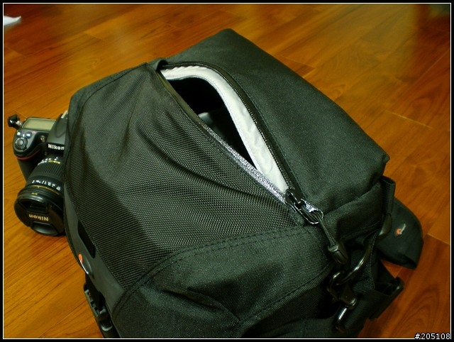 D300的好伴侶~Lowepro Stealth D300 AW入手