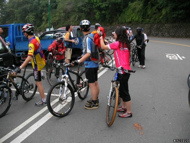 美克斯車隊3.30日月潭單車遊記(創下史上環島時間最短紀錄.1分鐘環島)
