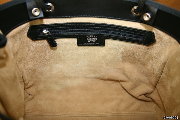 千呼萬喚 終於讓我等到嚕 Anya Hindmarch 訂製相片包