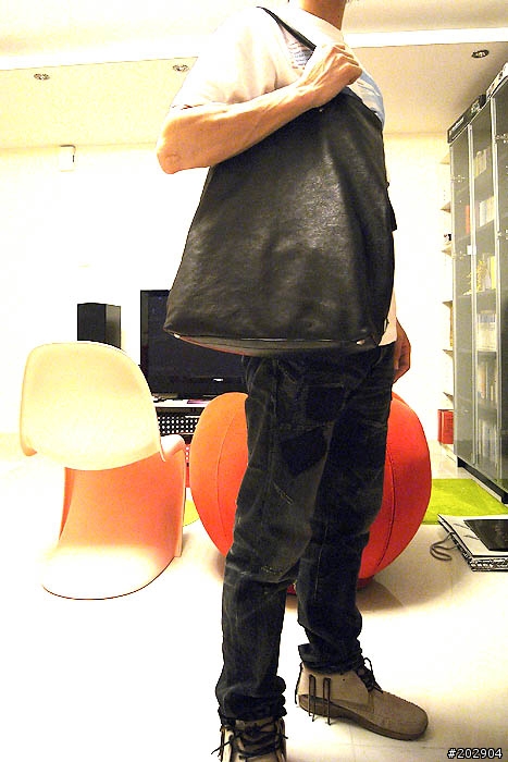 。背Prada的Porter。圖多:)