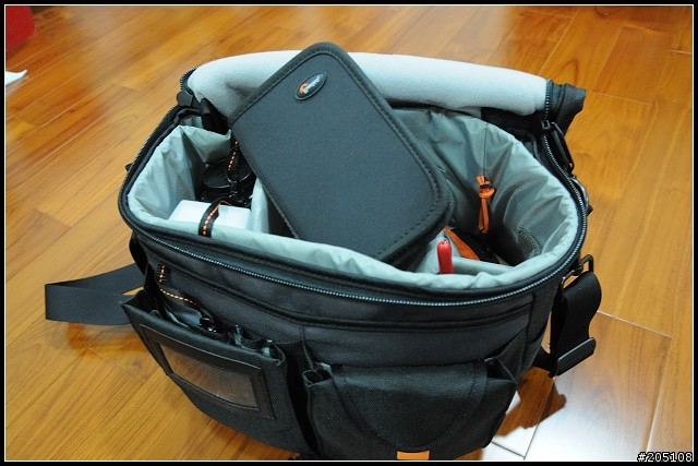 D300的好伴侶~Lowepro Stealth D300 AW入手