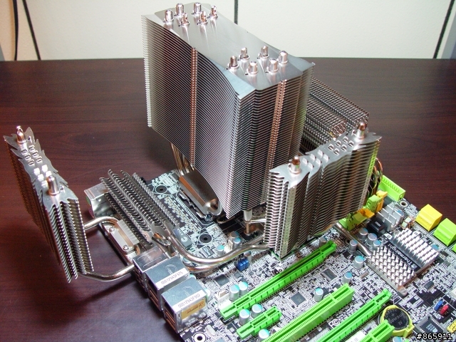 DFI UT X48-T2R與利民科技散熱套件發售前寫真~