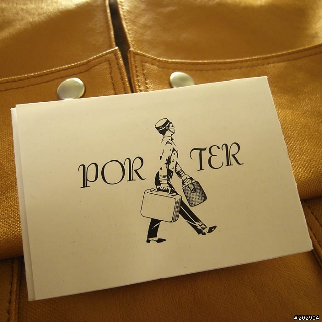 。背Prada的Porter。圖多:)