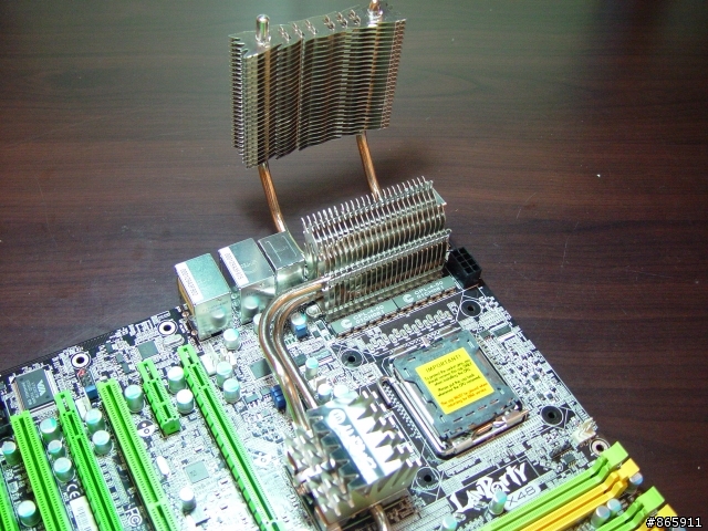 DFI UT X48-T2R與利民科技散熱套件發售前寫真~