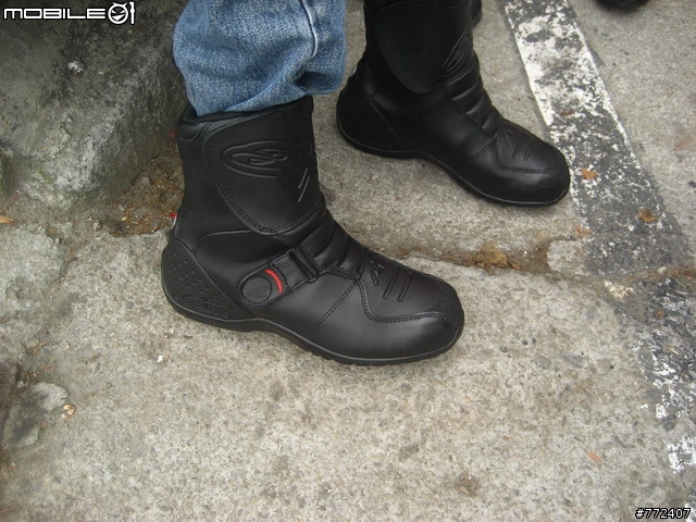 【開箱文】敗家A星星在一彈:alpinestars RIDGE街車靴