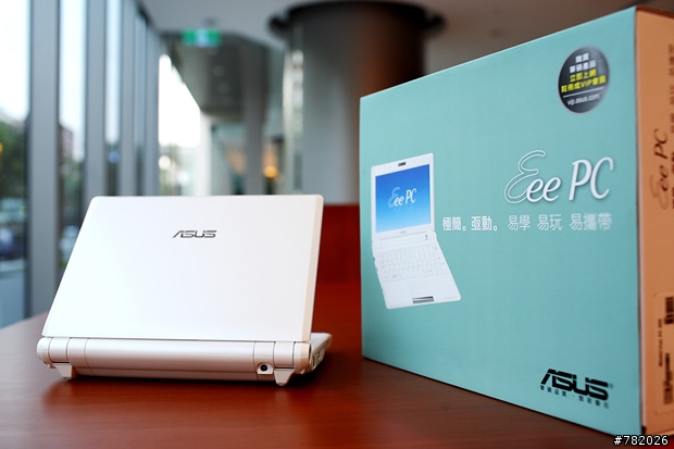 擁抱新伙伴‧分享我的Eee PC 900~!!