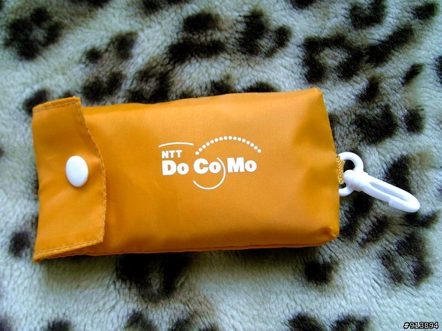 NTT DoCoMo D905i 珍貴的藍白稀有大箱組大"黃"蜂入手