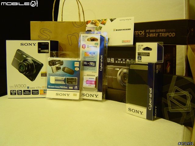 SONY W300 中午不休息~~很累的開箱!!圖更新囉