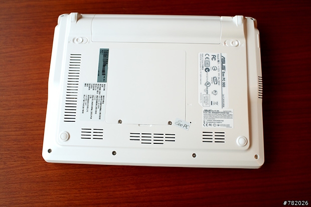 擁抱新伙伴‧分享我的Eee PC 900~!!