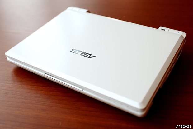 擁抱新伙伴‧分享我的Eee PC 900~!!