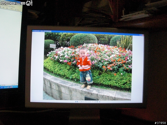 不專業開箱文 BenQ V2400W