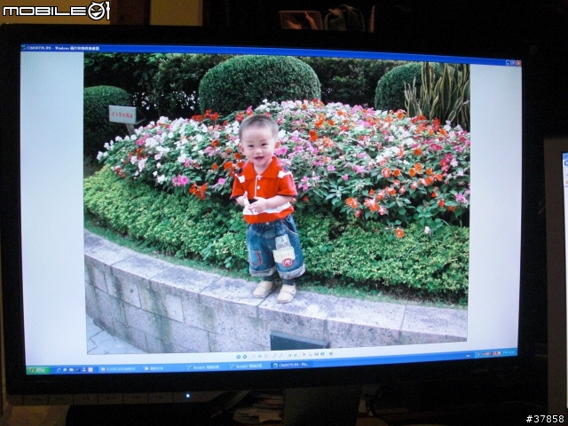 不專業開箱文 BenQ V2400W