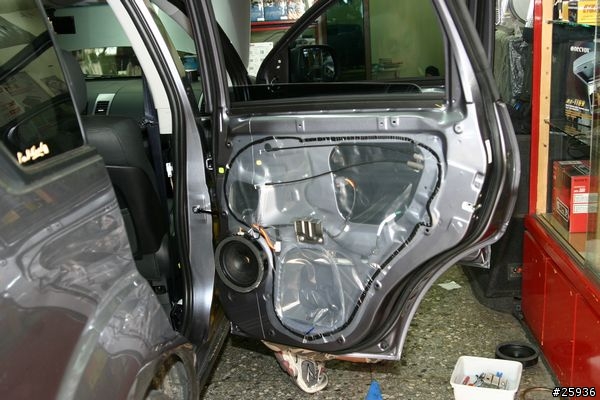 小凹( Outlander 2.4 )的喇叭昇級及車門隔音