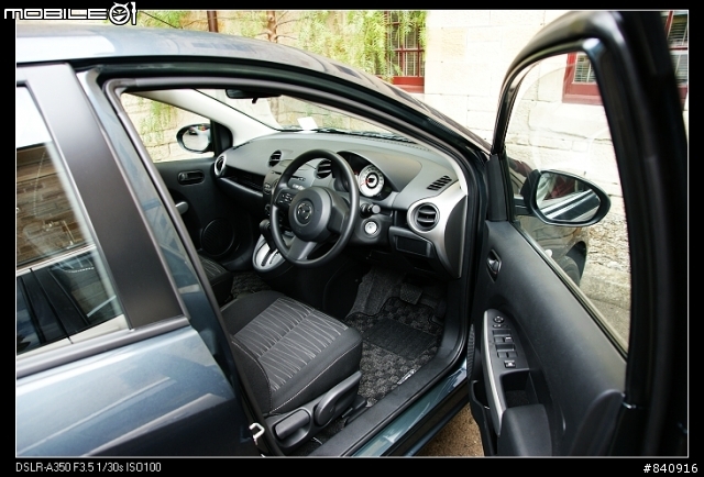 {開箱文}分享New Mazda2~ 換新車牌啦!