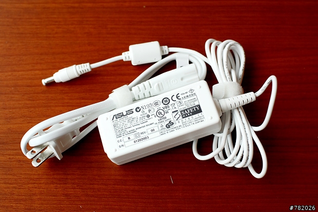 擁抱新伙伴‧分享我的Eee PC 900~!!