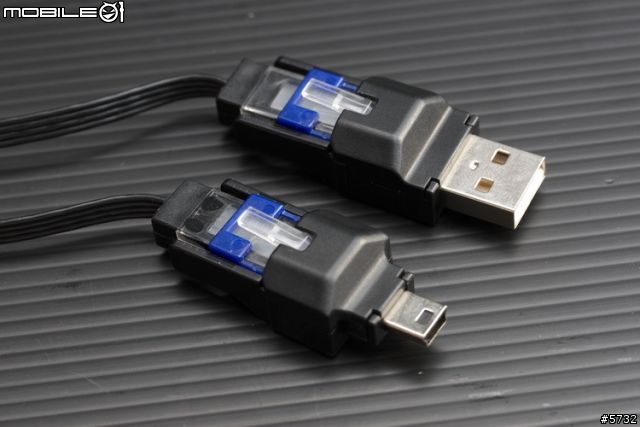 一條卡好用~Targus 4合1 萬用集線器