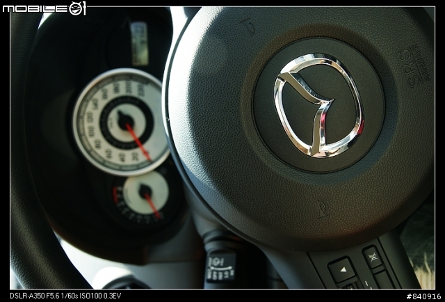 {開箱文}分享New Mazda2~ 換新車牌啦!