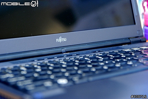 我的第一台筆電 -- fujitsu s6410 (renew??) 不專業開箱文~