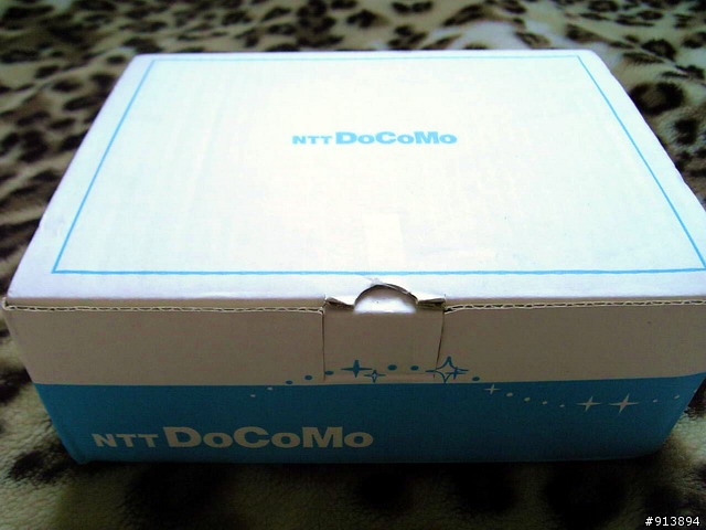 NTT DoCoMo D905i 珍貴的藍白稀有大箱組大"黃"蜂入手