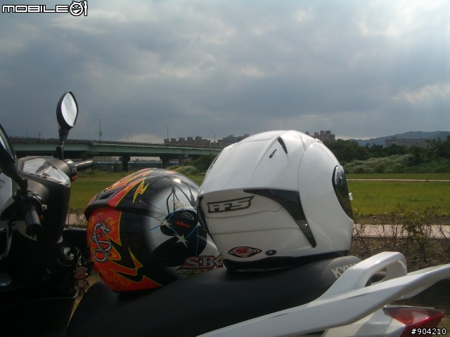 進口平民帽,FF5(附跟X7R比較)5/22新增個人通風心得、通風口瑕疵?
