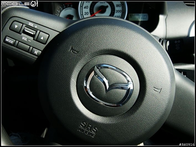 {開箱文}分享New Mazda2~ 換新車牌啦!
